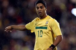 开云APP-当雄鹰遇见黄色潜水艇，一场跨越大陆的足球狂欢夜 记尼日利亚全明星对阵比利亚雷亚尔友谊赛暨伊布里程碑之战