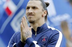 开云体育下载-阴阳互证，杜兰特的寒刃独舞与雄鹿的铁骑踏阵，定义比赛的两极美学