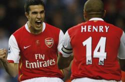 开云体育中国-冰冷引擎与灼热野心，当迈凯伦铁蹄踏碎红牛迷梦，拉塞尔如何用一次超越点燃赛场灵魂？