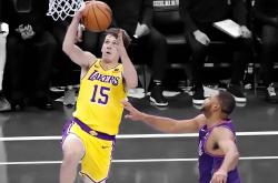 开云体育APP下载-美国篮球名将抢眼登场，无懈可击