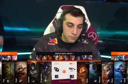 开云体育平台APP-包含HLE险胜FNC，Deft打出惊人五杀峡谷大战入围赛，强势挺进下一轮的词条