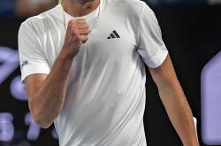 开云体育登录-法网翻盘拉沃尔杯，兹维列夫惊艳四座的简单介绍