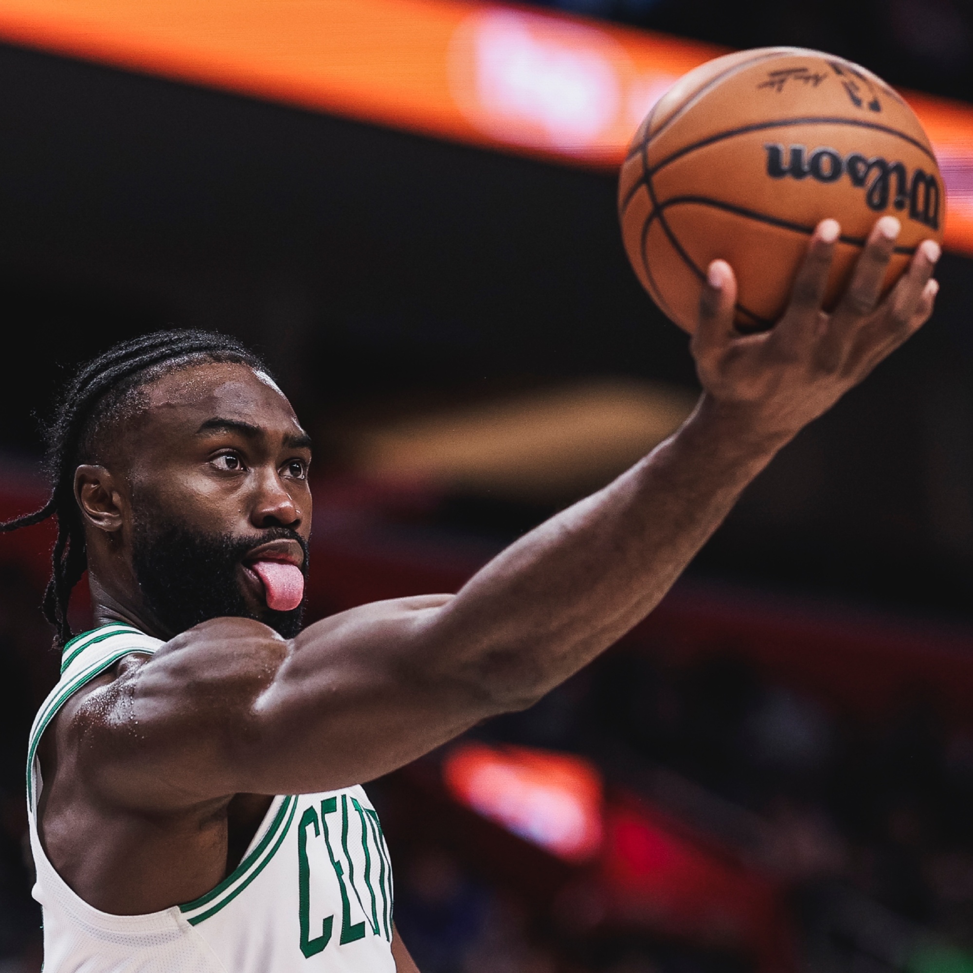 NBA东部决赛凯尔特人击败雄鹿