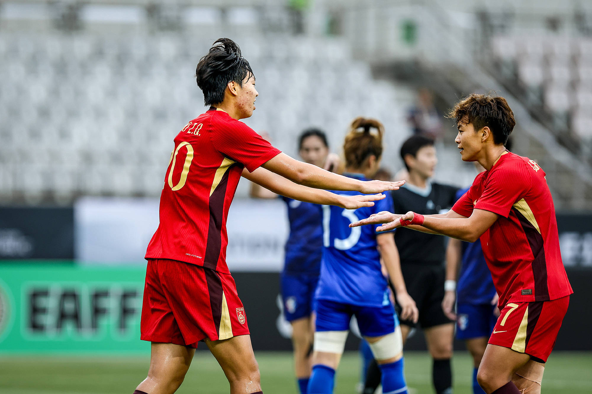 中国女足力压对手赢得重要比赛
