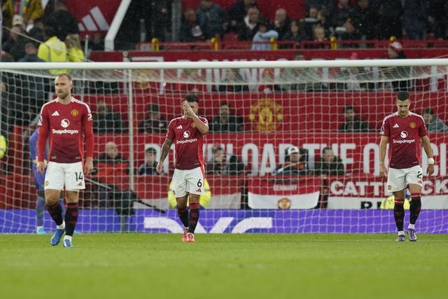 曼联客场惨败，冲击英超冠军希望受挫