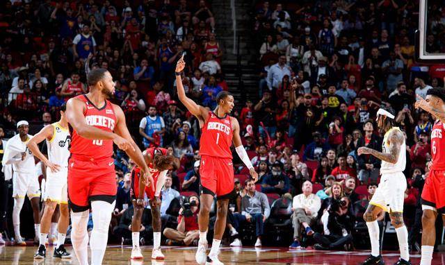 火箭队客场战胜对手，实现连胜