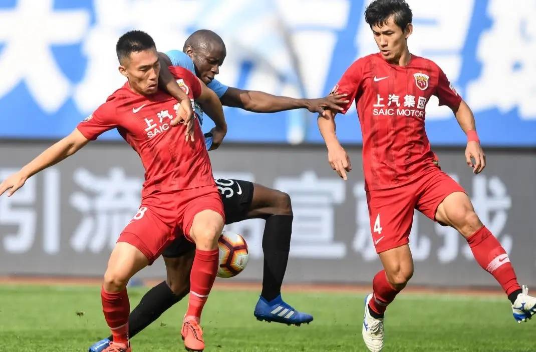 上港力克恒大,客场取胜实力表现令人瞩目 上港力克恒大,客场取胜实力表现令人瞩目