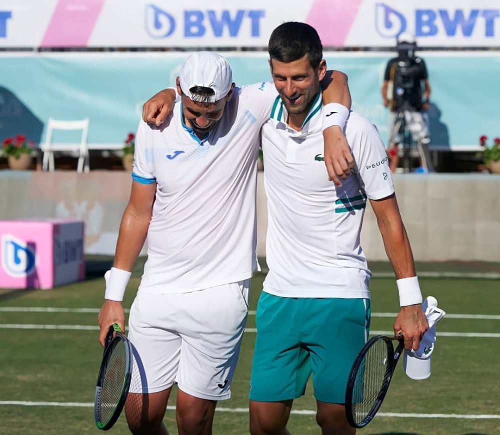 阿尔拉图马和马士西伊队员全情投入比赛，力争取胜