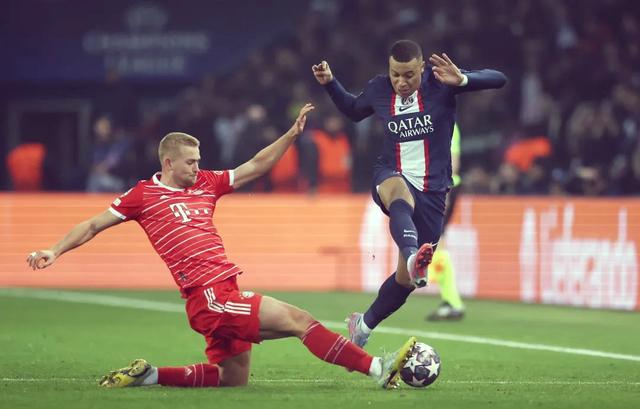 阿贾克斯大胜拜仁，创造欧冠历史