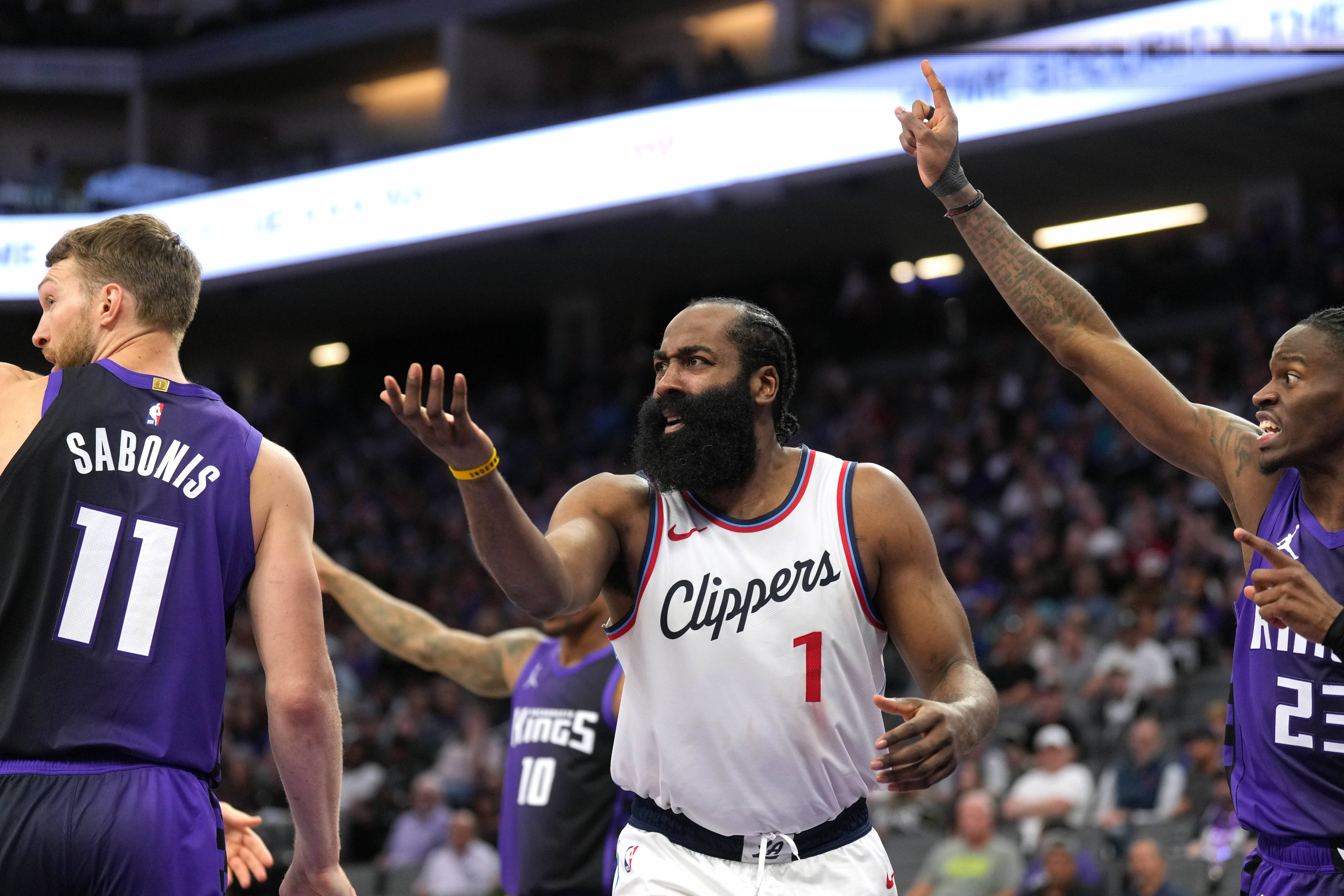 快船客场再败勇士，系列赛遭遇横扫