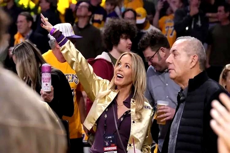 湖人队内部矛盾曝光，球队氛围受影响