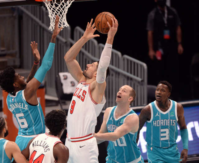 雄鹿一战定江山，成功横扫公牛