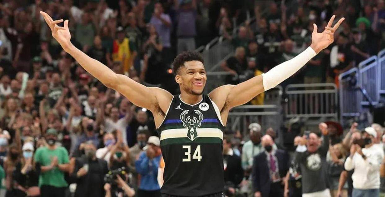 开拓者力克森林狼，利拉德贡献全场最高25分