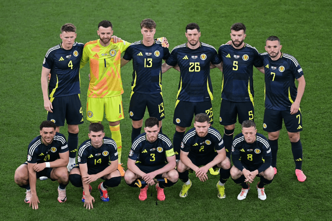 包含匈牙利遭遇尴尬失利，出线前景堪忧的词条