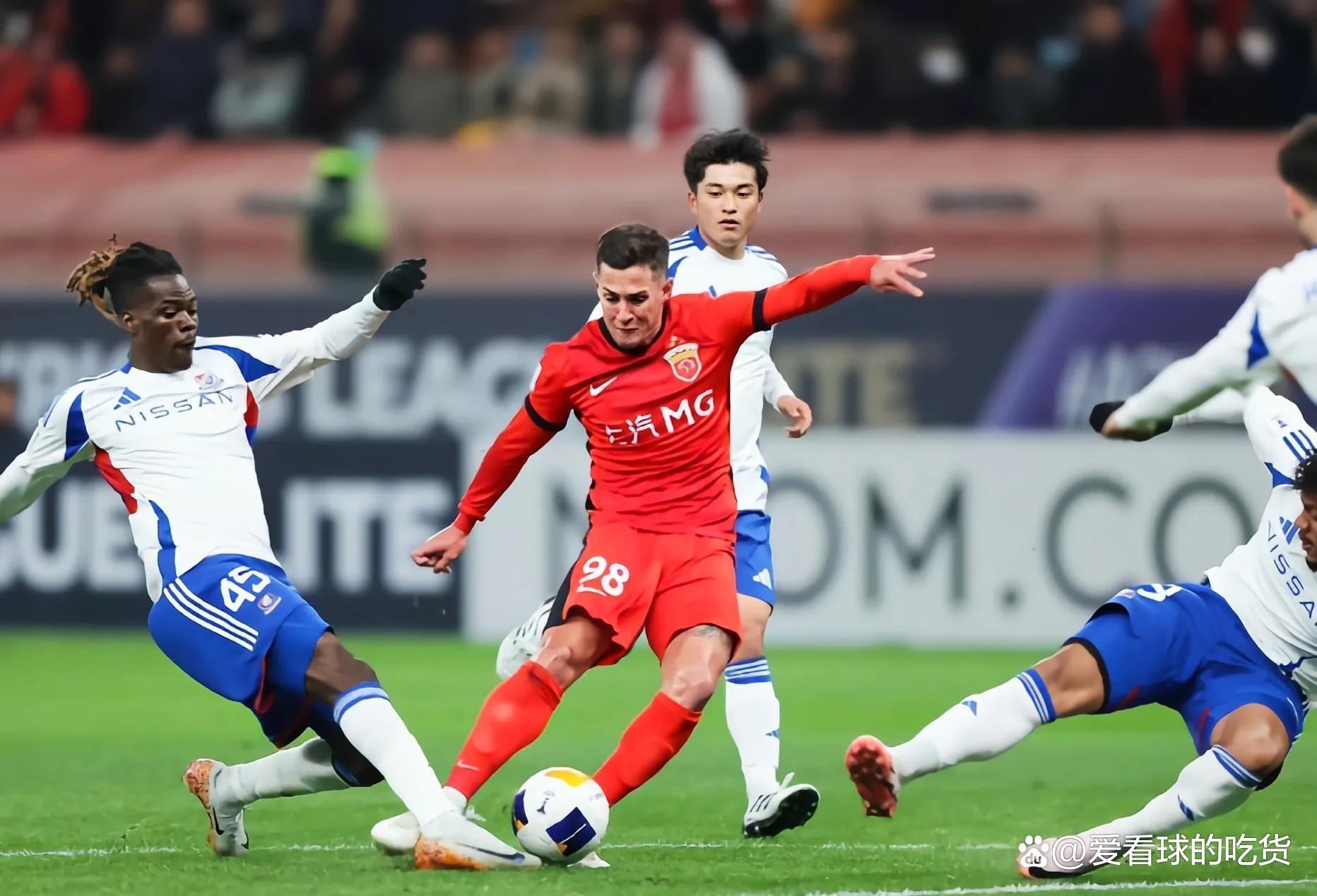 横滨水手主场战胜上海上港，全力以赴