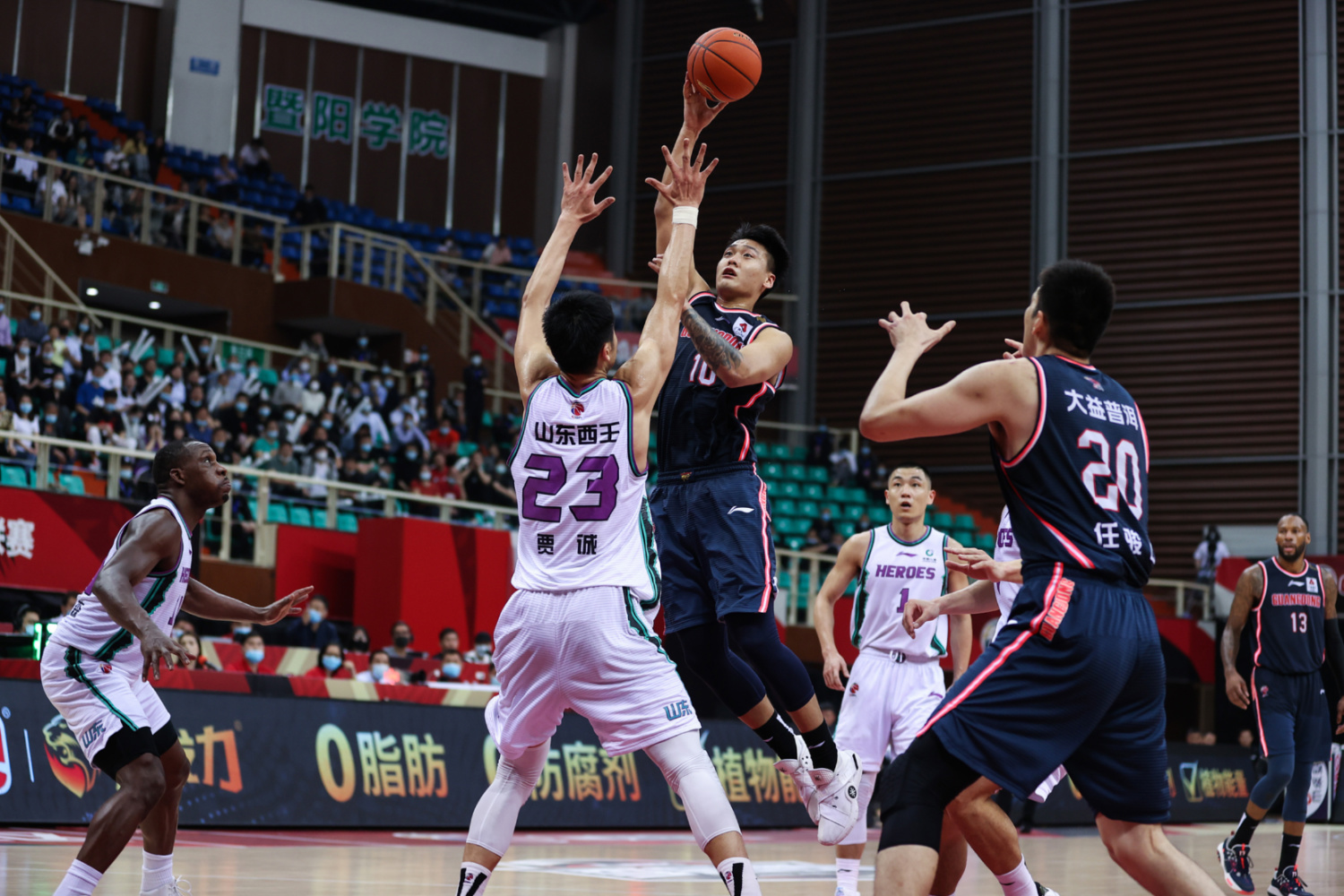 四川队力克山东队,易建联关键制胜的简单介绍 四川队力克山东队,易建联关键制胜的简单介绍