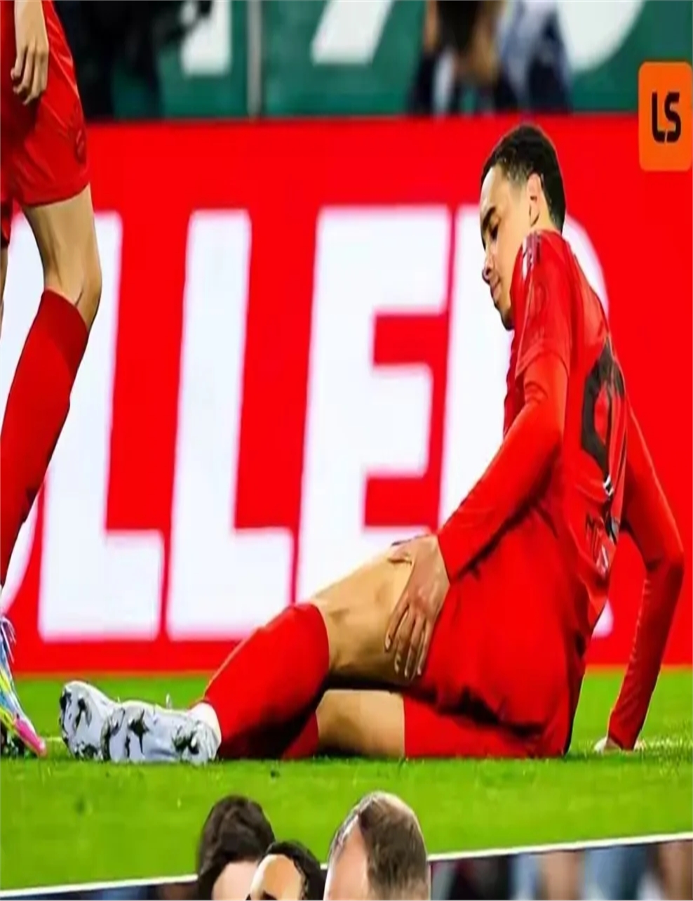 塞内加尔险胜马德里竞技，特尔施特根打破历史纪录的简单介绍