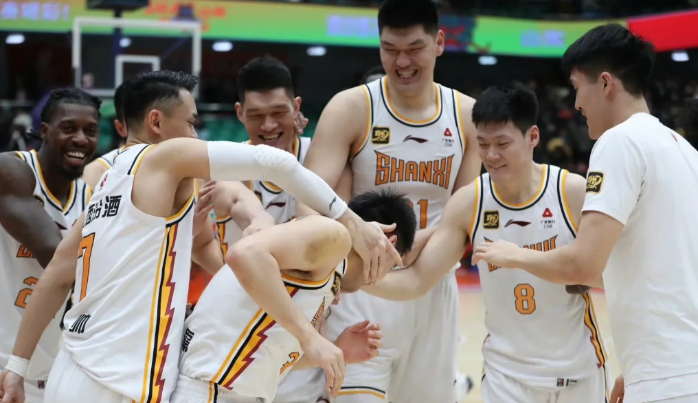 广东队横扫山西队,武切维奇扛起全队 广东队横扫山西队,武切维奇扛起全队