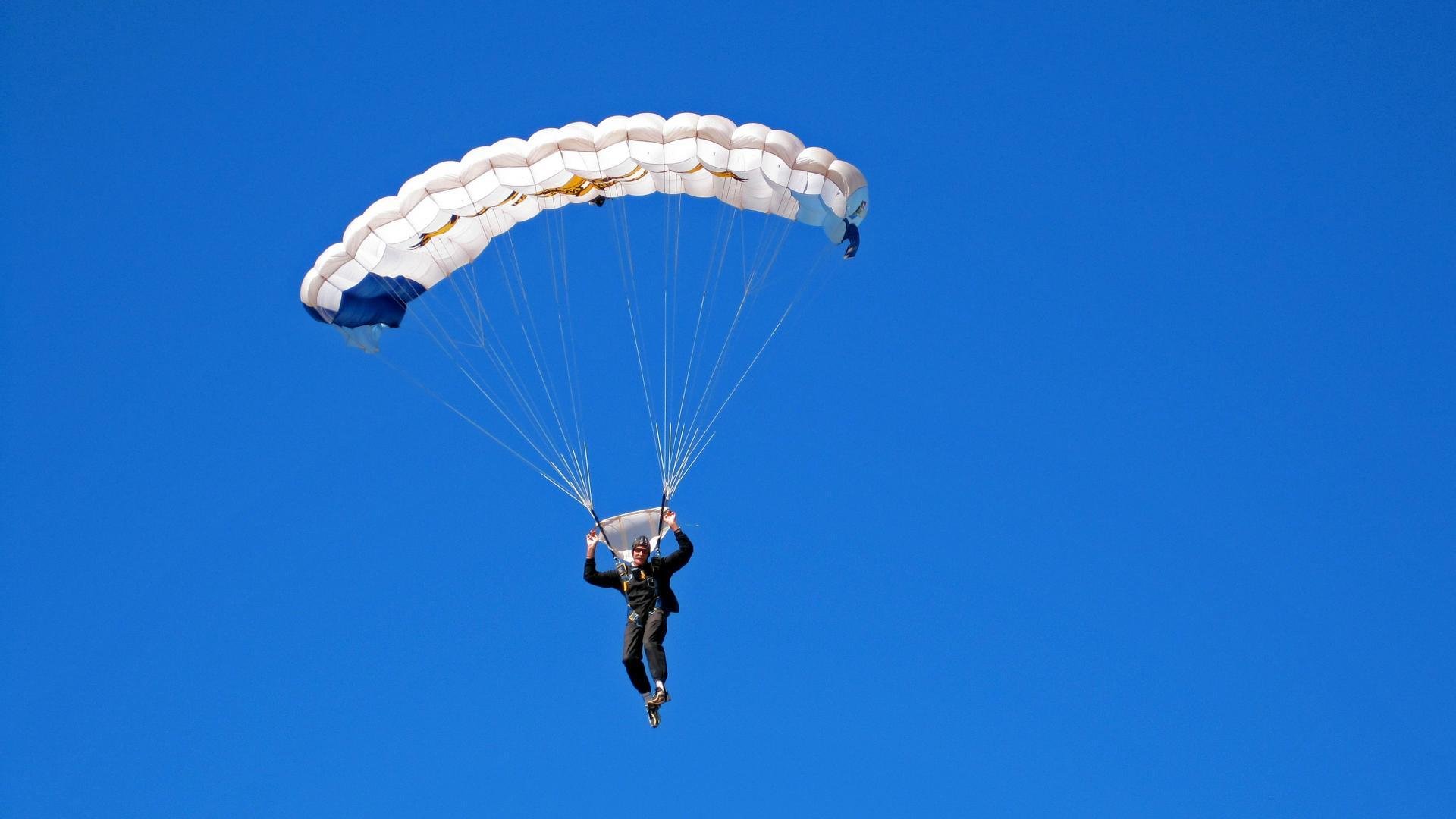 错位的黄昏，当帕尔默撕裂时间，瑞典以唯一性为刃