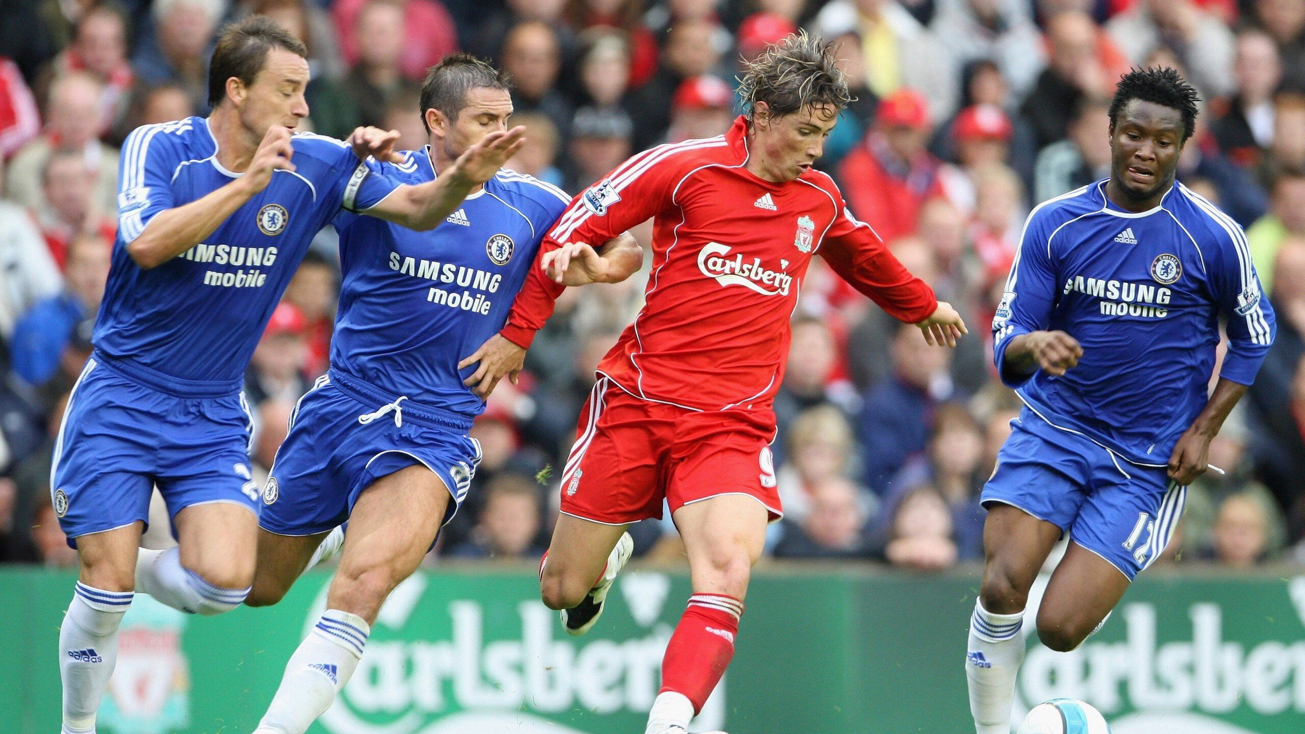 夜战之王，特奥在F1街道赛上的攻防统治