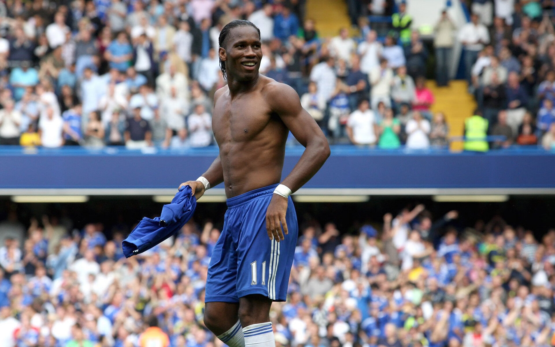 当太阳升起在五棵松，布克48分神迹与广东跑轰打穿湖人铁幕